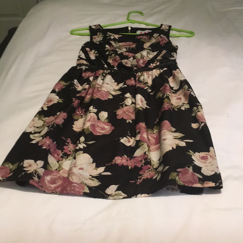 Three Pink Hearts Juniors floral print midi dress